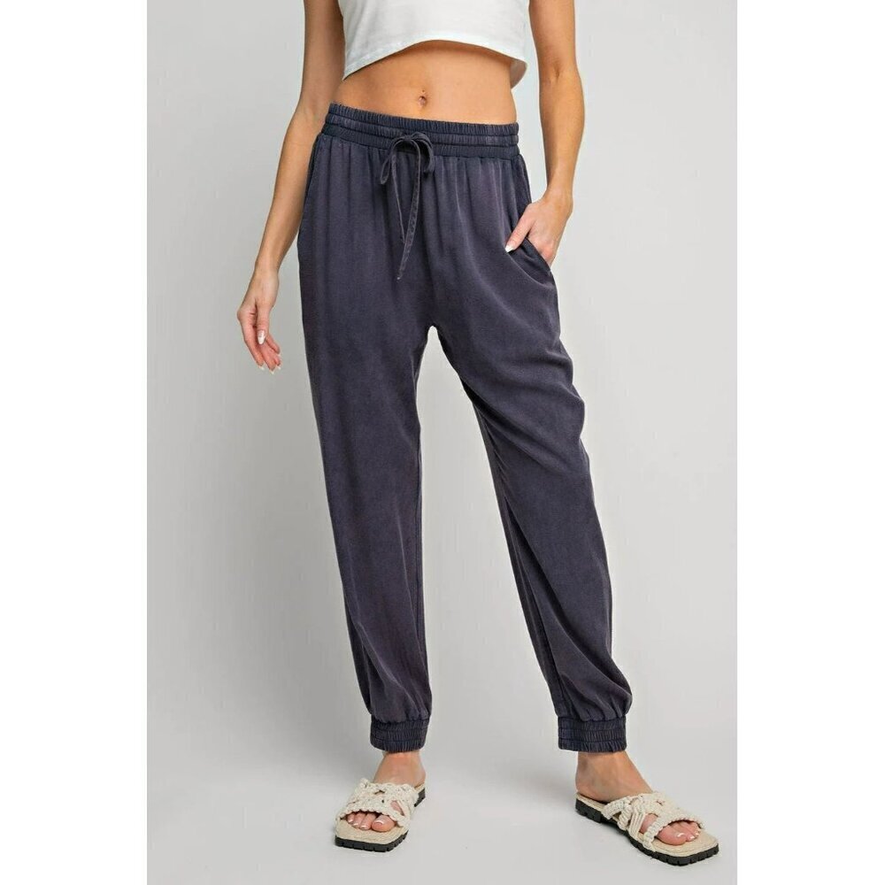 The Devon Jogger Mineral Washed Jogger Pants in Washed Navy
